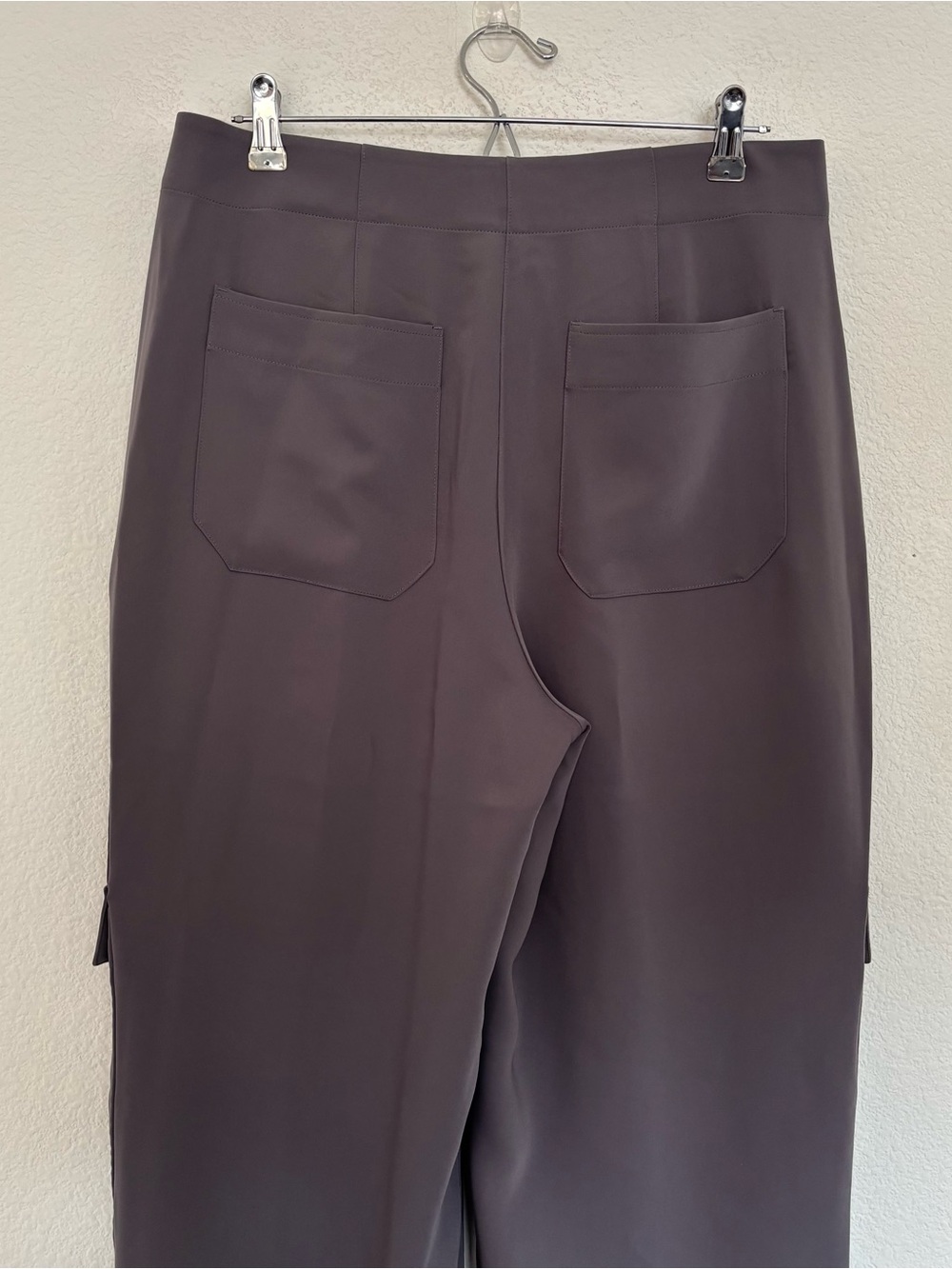 Club Monaco Curved Seam Cargo Pant - Picture 6 of 8